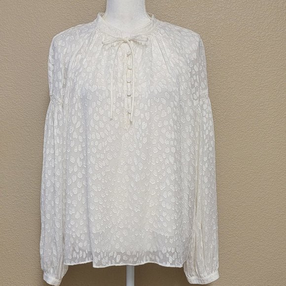 FRAME Spot Jacquard Silk Blend Smocked Peasant Top In Off White - Picture 4 of 16